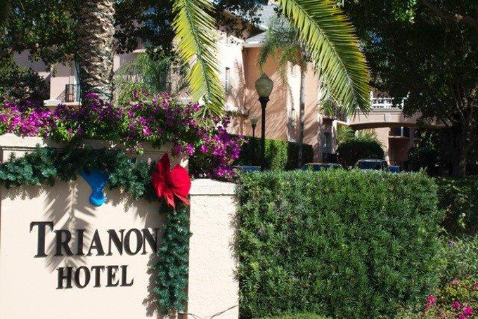 Airport Shuttle to and from The Trianon Old Naples Hotel in and near Florida