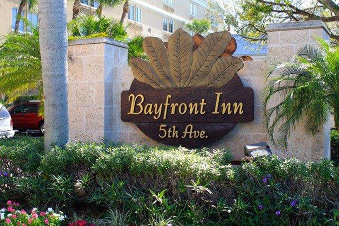 Airport Shuttle to and from Naples Bayfront Inn on 5th Avenue Hotel in and near Florida